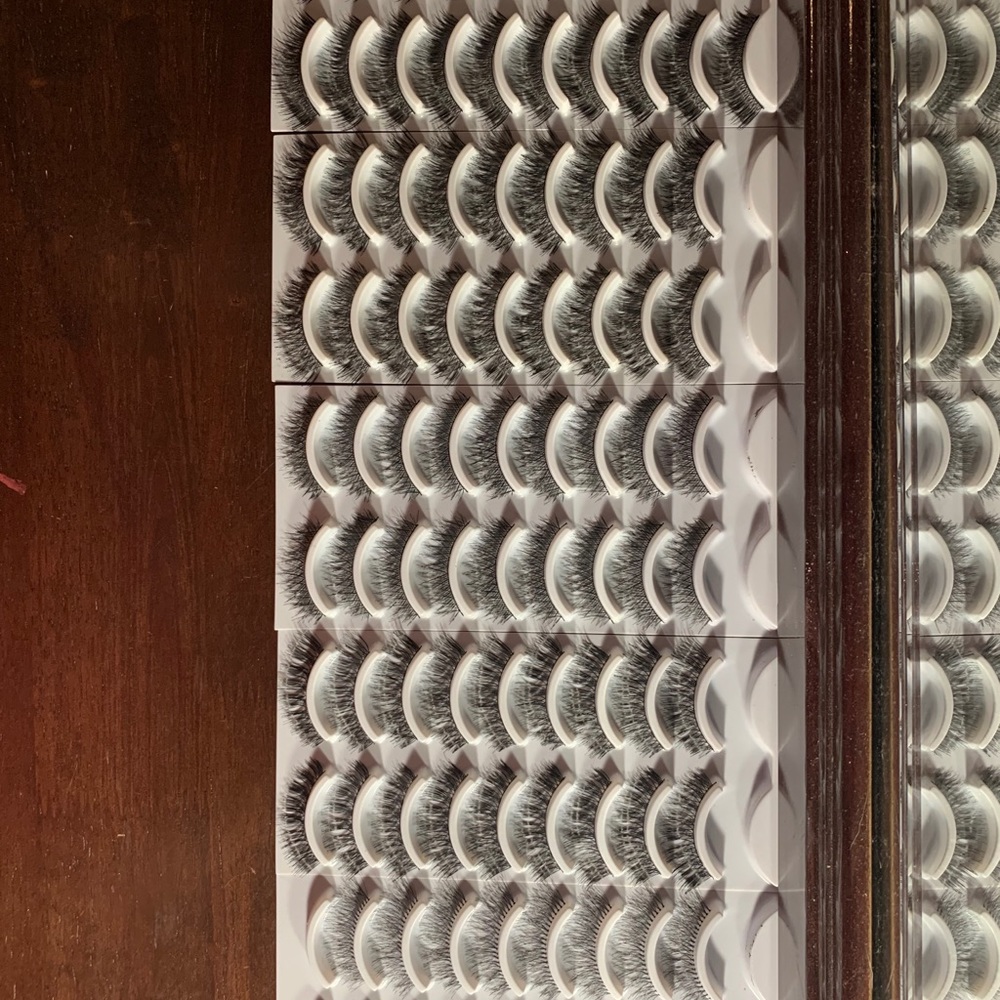 False lashes - Picture 2 of 10